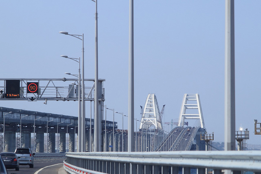 Пробки на Крымском мосту